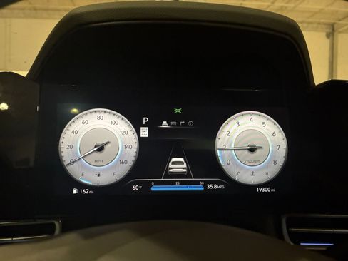 Used 2025 Hyundai Elantra SEL image 41