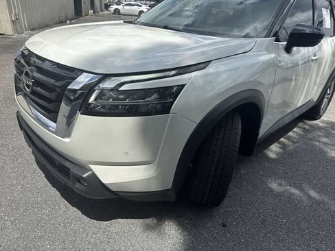 Used 2022 Nissan Pathfinder SL AWD/4WD image 34