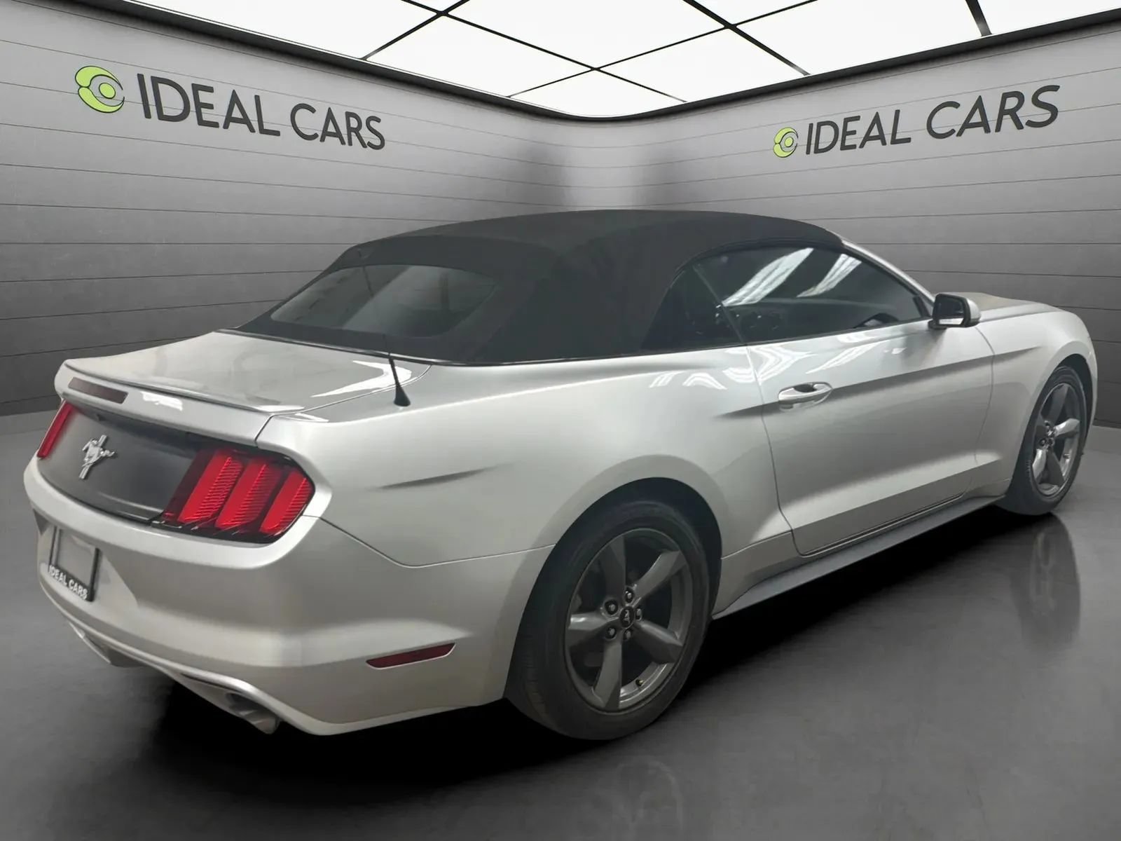 Used 2015 Ford Mustang Convertible w/ Equipment Group 051A RWD image 5