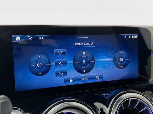 Used 2026 Mercedes-Benz GLB 250 4MATIC image 15