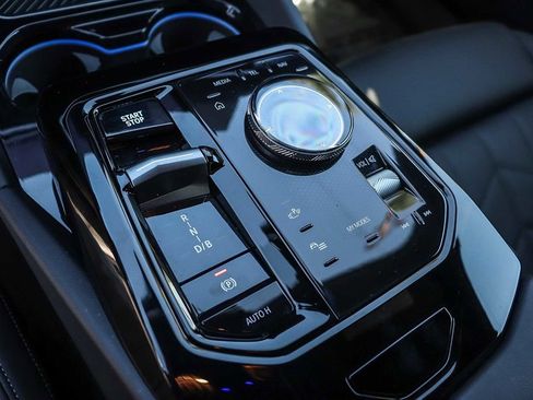 Used 2025 BMW i5 eDrive40i w/ M Sport Package image 20