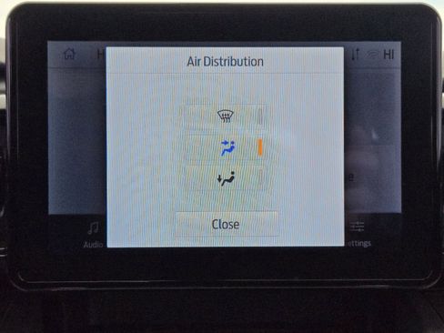 Used 2023 Ford Explorer XLT image 21