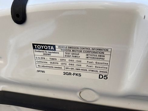 Used 2021 Toyota Tacoma TRD Off-Road w/ Technology Package AWD/4WD image 27