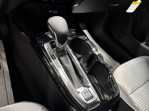 New 2026 Chevrolet Trax LT w/ LT Convenience Package FWD image 16