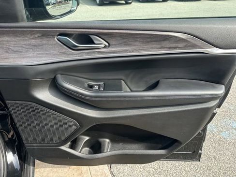 Certified 2024 Jeep Grand Cherokee L Limited w/ Luxury Tech Group II image 21