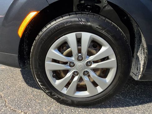 Used 2020 Kia Soul LX image 27