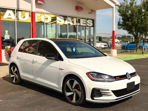 Used 2021 Volkswagen GTI SE FWD image 3