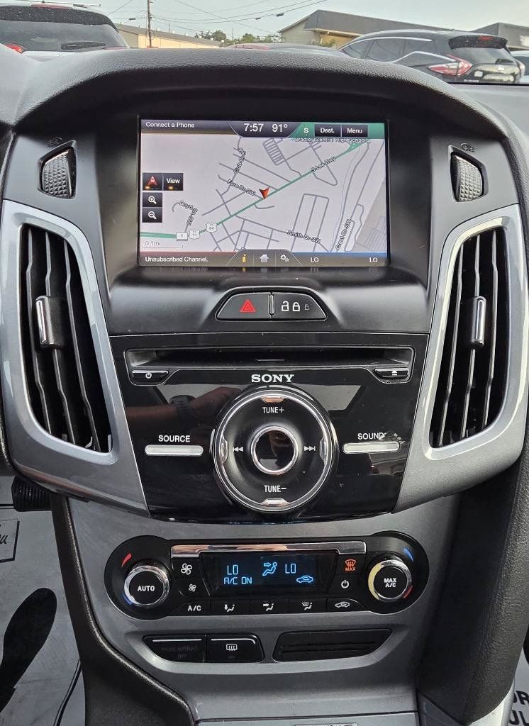 Used 2014 Ford Focus Titanium FWD image 24