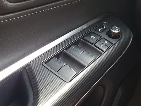 Certified 2022 Toyota Venza XLE AWD/4WD image 33