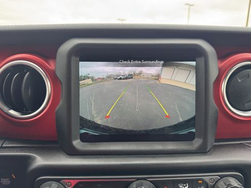 Used 2021 Jeep Wrangler Unlimited Rubicon image 14