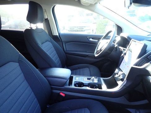 Used 2024 Ford Edge SE AWD/4WD image 10