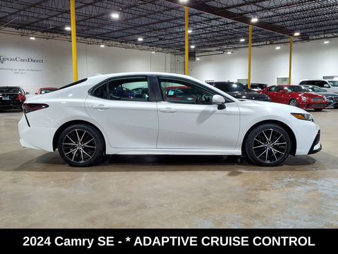 Used 2024 Toyota Camry SE FWD image 5