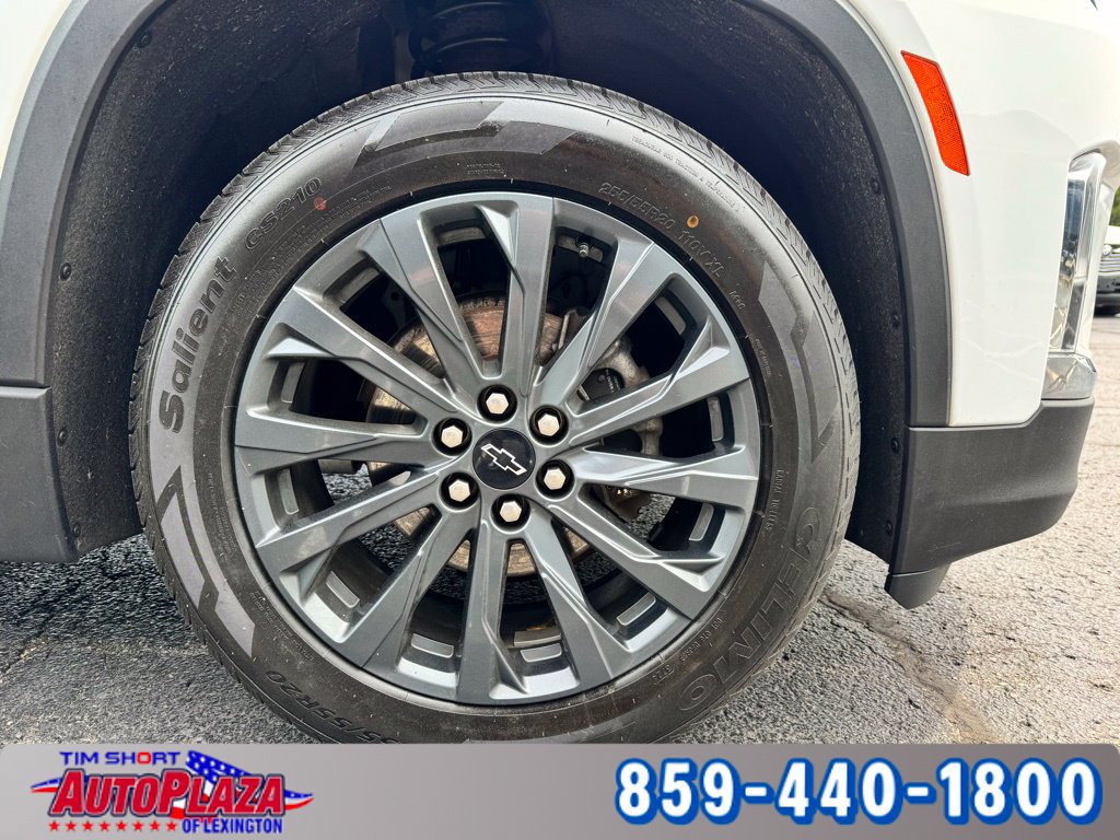 Used 2023 Chevrolet Traverse RS AWD/4WD image 23