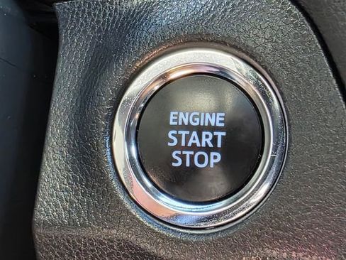 Used 2022 Toyota RAV4 XLE Premium image 36