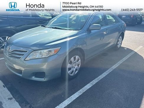 Used 2011 Toyota Camry LE FWD image 1