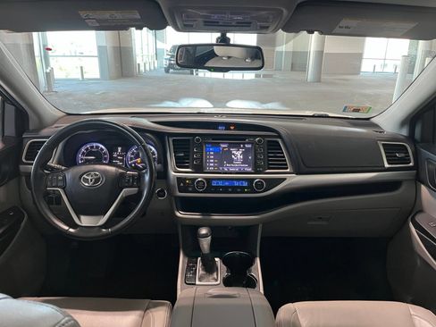 Used 2016 Toyota Highlander XLE FWD image 37
