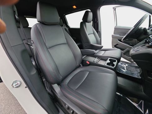 Used 2024 Honda Odyssey Sport image 10