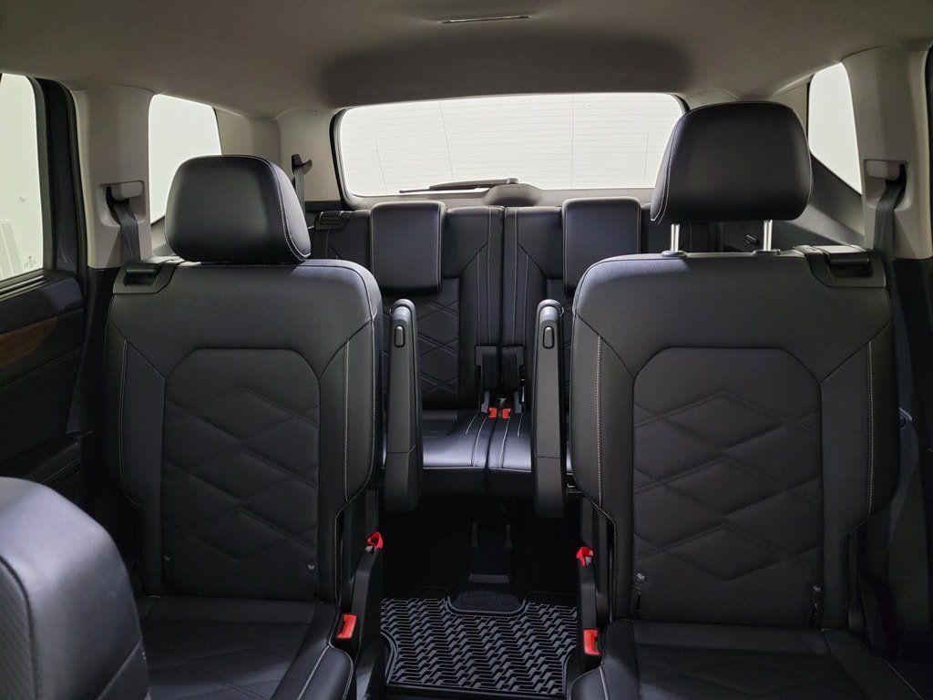 Used 2024 Volkswagen Atlas SE AWD/4WD image 13