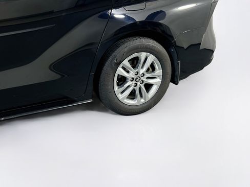 Used 2021 Toyota Sienna Limited AWD/4WD image 31