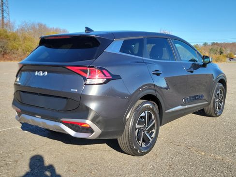 Used 2023 Kia Sportage LX image 5