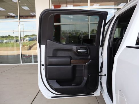 Used 2022 Chevrolet Silverado 1500 RST w/ Redline Edition AWD/4WD image 36