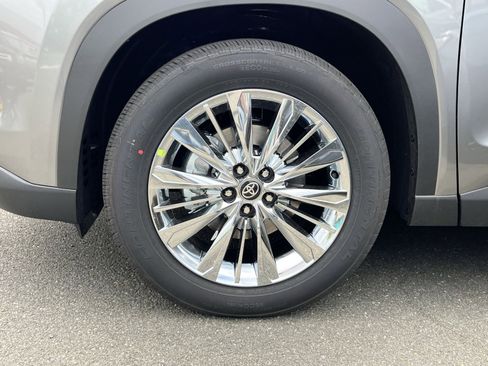 New 2026 Toyota Grand Highlander AWD image 5