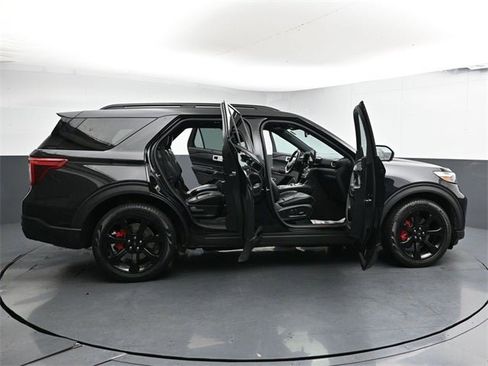 Used 2020 Ford Explorer ST w/ ST Street Pack image 34