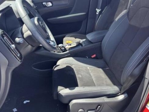 Used 2023 Volvo C40 P8 Recharge Plus AWD/4WD image 2