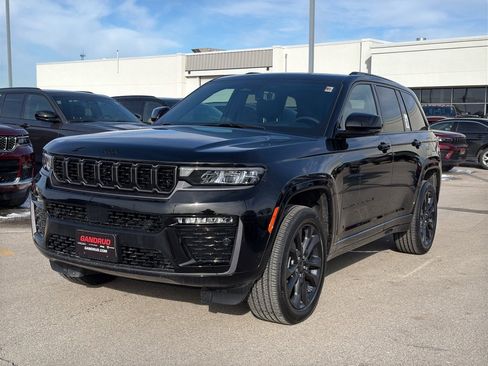 New 2026 Jeep Grand Cherokee Limited Reserve AWD/4WD image 2