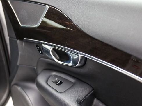 Used 2018 Volvo XC90 T6 Momentum w/ Convenience Package image 56