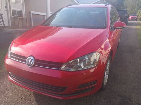 Used 2015 Volkswagen Golf TDI S FWD image 3