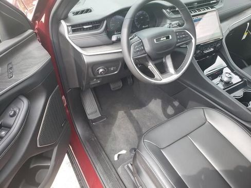 New 2024 Jeep Grand Cherokee L Limited image 9