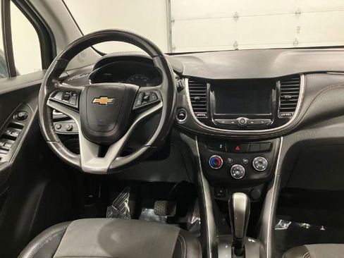 Used 2018 Chevrolet Trax LT w/ LT Convenience Package image 30