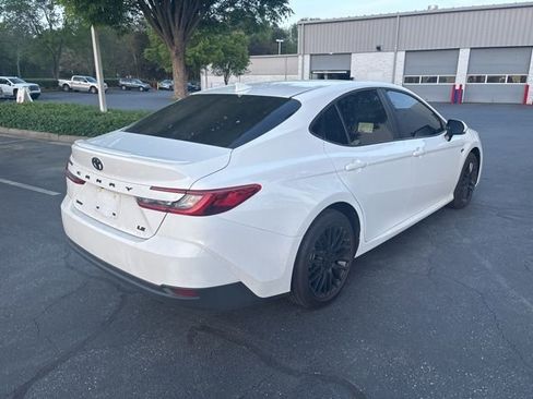 Used 2025 Toyota Camry LE w/ Convenience Package image 5