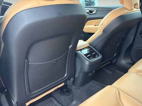 Used 2023 Volvo XC60 B5 Ultimate w/ Climate Package AWD/4WD image 17