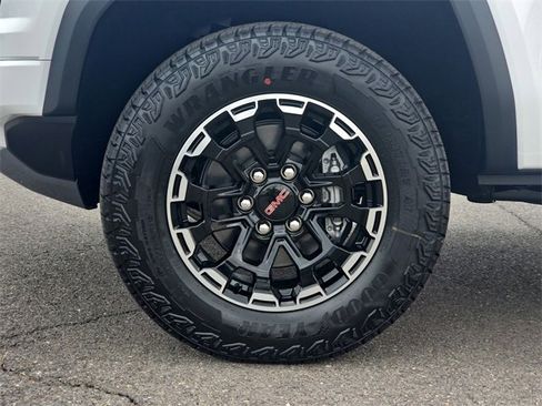 New 2026 GMC Canyon AT4 image 18
