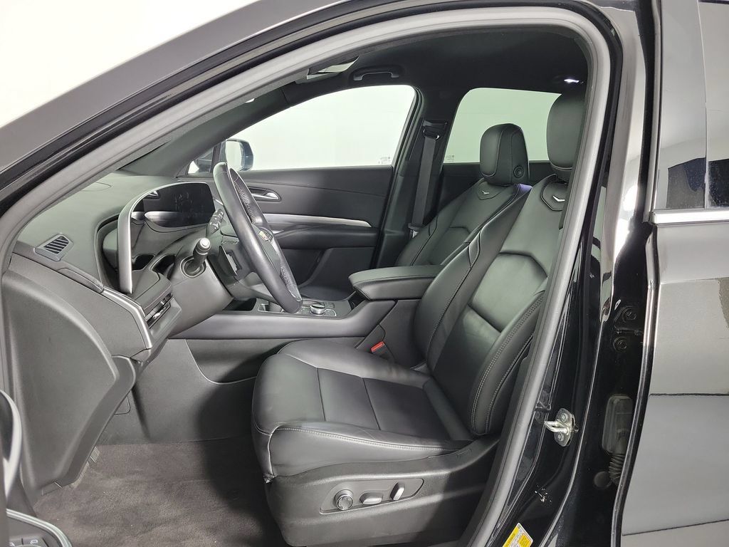 Certified 2024 Cadillac XT4 Premium Luxury AWD/4WD image 18