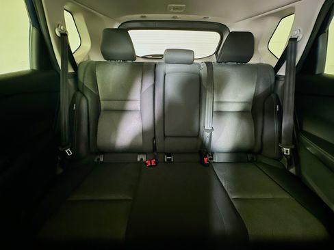 Used 2024 Nissan Rogue SV FWD image 30