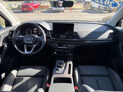 Used 2022 Audi Q5 e Premium AWD/4WD image 34