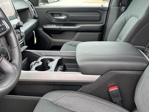 New 2026 RAM 1500 Express AWD/4WD image 23