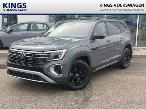 Certified 2024 Volkswagen Atlas Peak Edition SEL AWD/4WD image 1