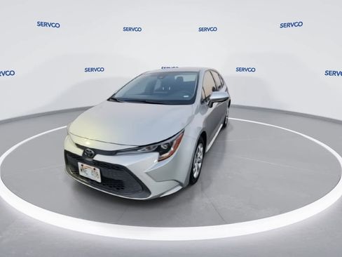 Used 2022 Toyota Corolla LE image 4