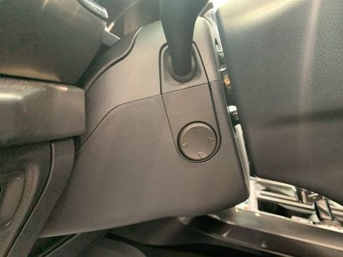 Used 2023 Ford F150 Lariat w/ Equipment Group 502A High image 13