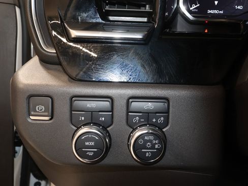 Certified 2024 GMC Sierra 1500 Elevation image 11