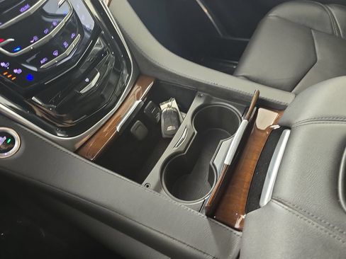 Used 2020 Cadillac Escalade Premium Luxury AWD/4WD image 29