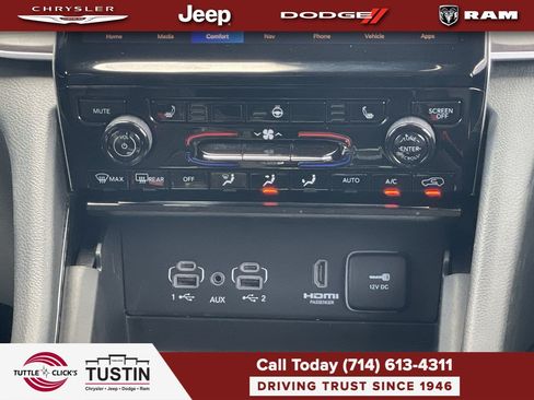 Used 2023 Jeep Grand Cherokee 4WD 4xe image 13