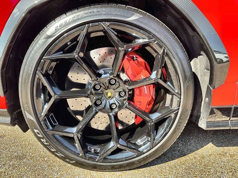 Used 2024 Lamborghini Urus Performante image 14