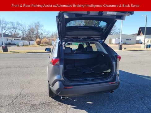 Used 2023 Toyota RAV4 XLE Premium image 10