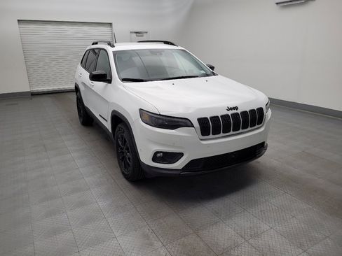 Used 2023 Jeep Cherokee Altitude Lux image 13