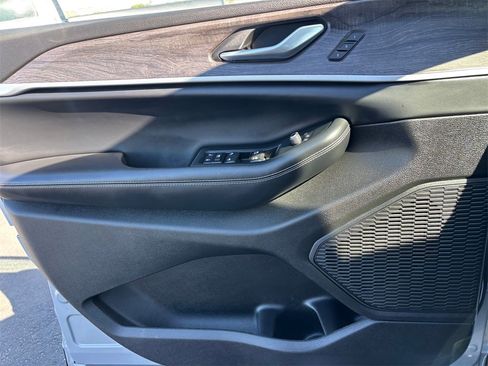 Used 2024 Jeep Grand Cherokee Limited image 23